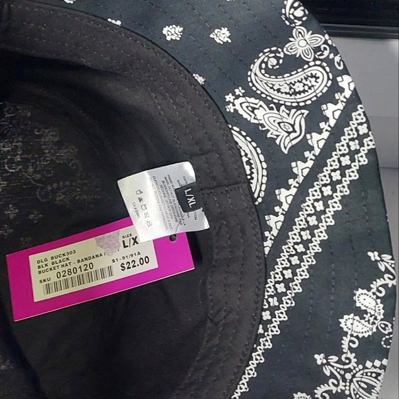 Black Background White Patterned Bucket Hat BNWT DLG Bucket Hat Size: L-XL - Picture 2 of 3